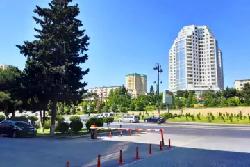 Satılır Yeni Tikili Elmler Akademiyasıda