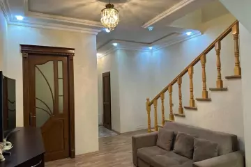 Satılır Həyət Evi Yeni Bakida