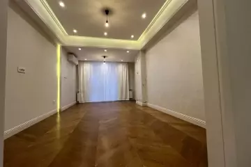 Satılır Yeni Tikili Elmler Akademiyasıda