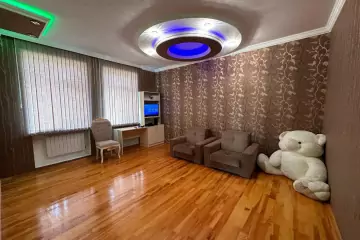 Satılır Həyət Evi Yeni Bakida