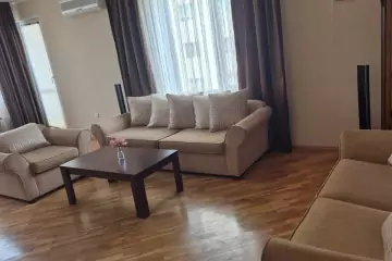 Aylıq Kirayə Yeni Tikili Elmler Akademiyasıda