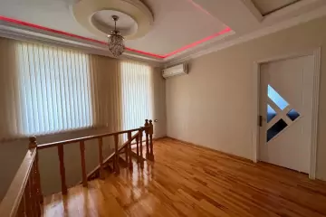 Satılır Həyət Evi Yeni Bakida