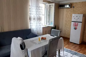 Satılır Köhnə Tikili Beşmərtəbədə