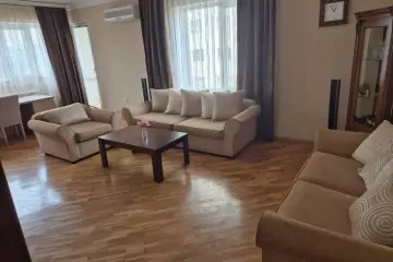Aylıq Kirayə Yeni Tikili Elmler Akademiyasıda