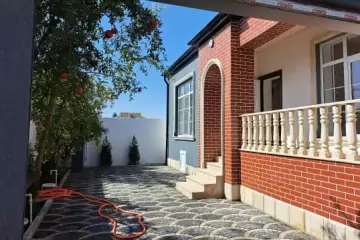 Satılır Həyət Evi Binədə