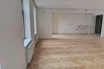 Satılır Yeni Tikili Elmler Akademiyasıda