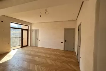 Satılır Yeni Tikili Elmler Akademiyasıda