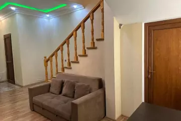 Satılır Həyət Evi Yeni Bakida