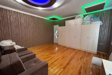 Satılır Həyət Evi Yeni Bakida