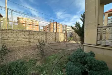 Satılır Həyət Evi Yeni Bakida