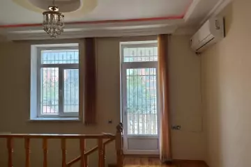 Satılır Həyət Evi Yeni Bakida