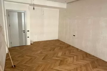 Satılır Yeni Tikili Elmler Akademiyasıda