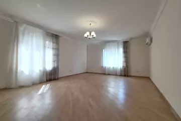 Satılır Yeni Tikili Dostluq Kinoteatrında