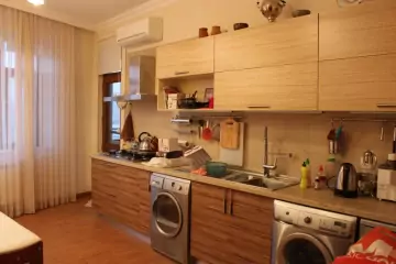 Satılır Yeni Tikili Elmler Akademiyasıda