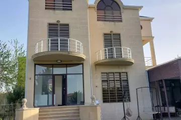 Satılır Bağ Evi Novxanıda