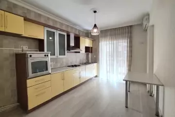 Satılır Yeni Tikili Dostluq Kinoteatrında