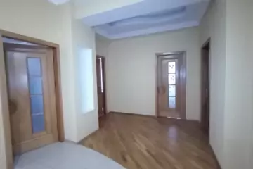 Satılır Yeni Tikili Elmler Akademiyasıda