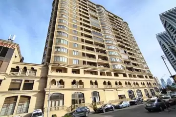 Satılır Yeni Tikili Elmler Akademiyasıda