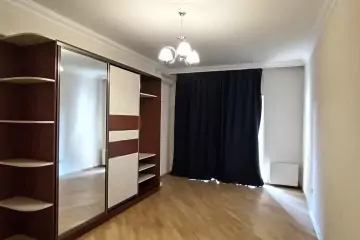Satılır Yeni Tikili Dostluq Kinoteatrında