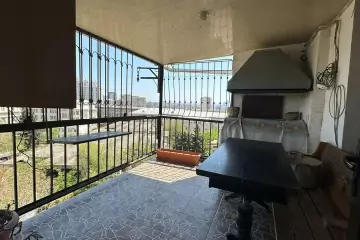 Satılır Köhnə Tikili Elmler Akademiyasıda