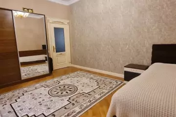 Satılır Bağ Evi Novxanıda