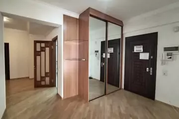 Satılır Yeni Tikili Dostluq Kinoteatrında