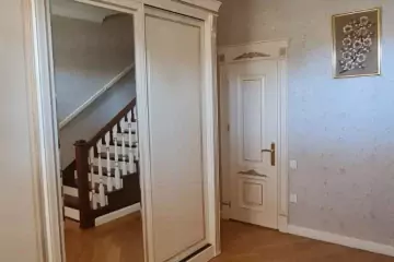 Satılır Bağ Evi Novxanıda