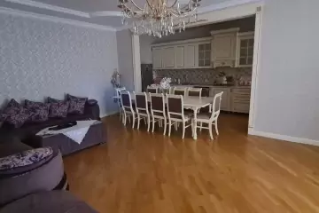 Satılır Bağ Evi Novxanıda