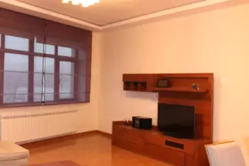 Satılır Yeni Tikili Elmler Akademiyasıda