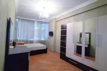 Satılır Yeni Tikili Elmler Akademiyasıda