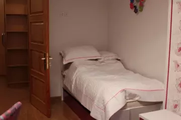 Satılır Yeni Tikili Elmler Akademiyasıda