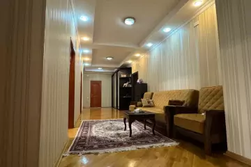Satılır Yeni Tikili Gənclikdə