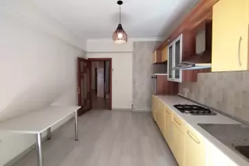 Satılır Yeni Tikili Dostluq Kinoteatrında