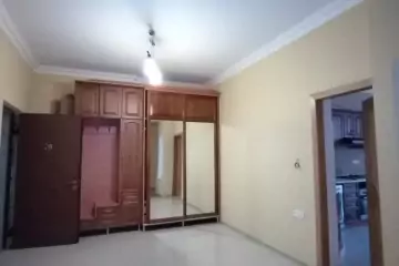 Satılır Yeni Tikili Elmler Akademiyasıda