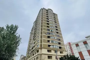 Satılır Yeni Tikili Elmler Akademiyasıda