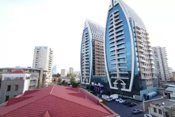Satılır Yeni Tikili Elmler Akademiyasıda