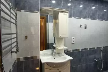 Satılır Yeni Tikili Dostluq Kinoteatrında