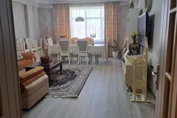 Satılır Yeni Tikili Ağ şəhər Kompleksində