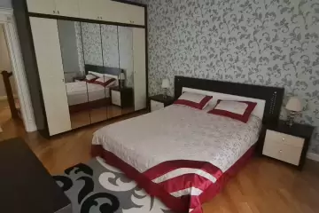 Satılır Bağ Evi Novxanıda