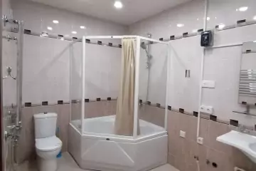 Satılır Yeni Tikili Dostluq Kinoteatrında