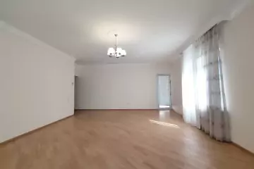 Satılır Yeni Tikili Dostluq Kinoteatrında