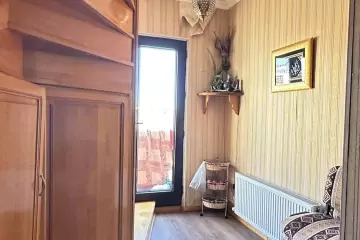 Satılır Köhnə Tikili Elmler Akademiyasıda