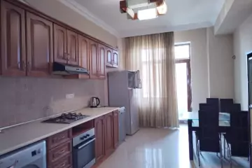 Satılır Yeni Tikili Elmler Akademiyasıda