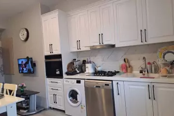 Satılır Yeni Tikili Ağ şəhər Kompleksində