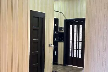 Satılır Köhnə Tikili Elmler Akademiyasıda