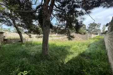 Satılır Torpaq Binədə 