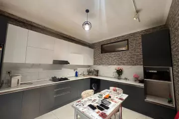Satılır Yeni Tikili 9-cu Mikrorayonda