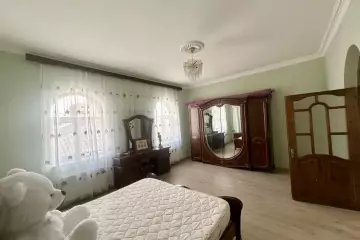 Aylıq Kirayə Həyət Evi Keşlədə
