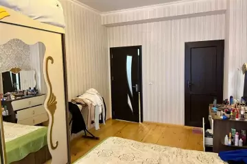 Satılır Yeni Tikili Bakı Kinoteatrıda