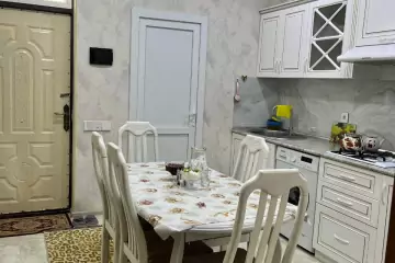 Satılır Həyət Evi Buzovnada